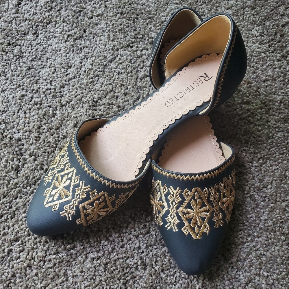 Flats, slip on shoes